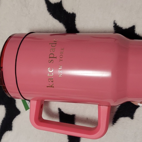 Kate Spade Pink Mug with Straw. 40 Oz - Picture 7 of 9